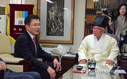 이틀 연속 종로 찾은 황교안 "겸손하고 치열하게 싸워 승리"(종합)