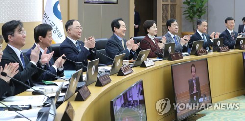 정총리 "과도한 신종코로나 불안감으로 경제 위축돼선 안돼"