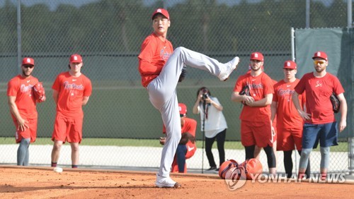 김광현, ML입성 후 첫 불펜피칭…동료들 앞에서 '펑펑'