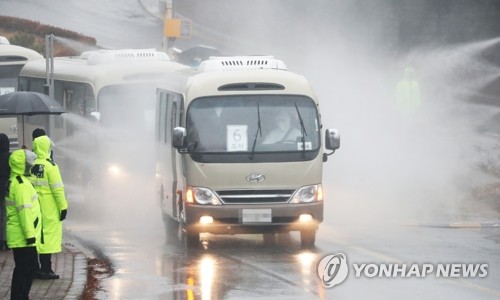 3차귀국 우한교민·중국가족 140명 이천 도착…격리생활 시작(종합)