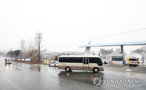 우한교민·중국가족 국방어학원 첫밤 '평온'…의심증상자 없어