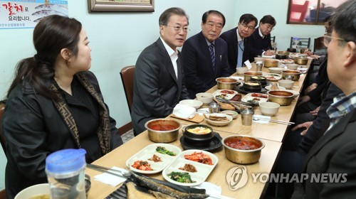 문대통령, 금주 '경제활력' 행보 박차…코로나 충격 최소화 초점