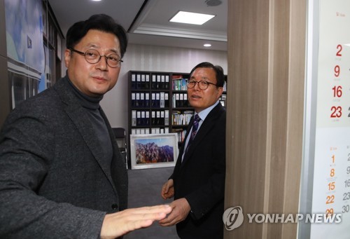 [고침] 정치(선거구 획정 논의 첫발…한국당 "분구·통폐…)