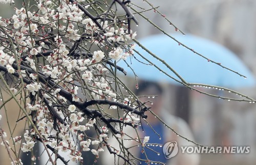 경남 구름 많고 포근한 날씨…최고 18도까지 올라