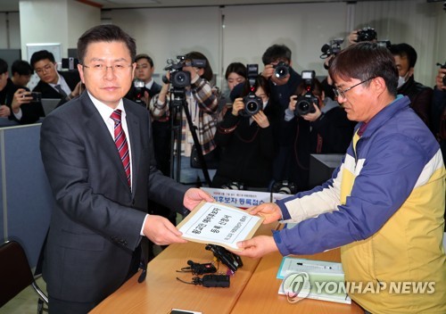 한국당 면접 첫날부터 송곳질문…"3선 거부감 어떡할 건가"(종합2보)