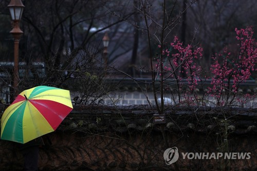 기온 대체로 '포근'…밤엔 서울 제외한 전국에 비