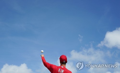 김광현, MLB 첫 등판 전 '한국 걱정'…코로나19 확산 상황 물어