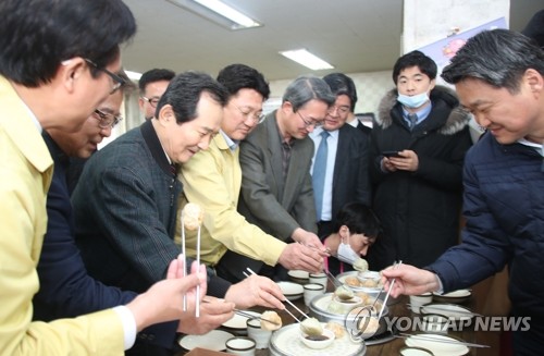 정총리, 이천 우한교민 격리시설 방문…"정부 믿어준 이천 감사"