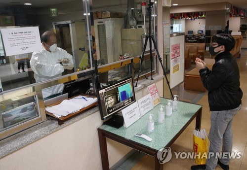 "중국인 유학생도 보호 대상…감염 우려 최소화 조치는 필요"