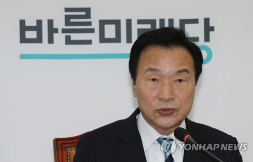 [2보] 손학규 "24일 바른미래당 대표 사퇴…평당원으로 백의종군"