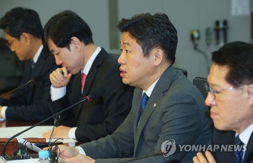 한국·새보수 "민주주의 아닌 文주주의 하는 더부룩 민주당"