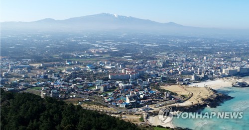 제주 일요일 기온 10도 이상 '뚝'…강풍에 눈 예보도