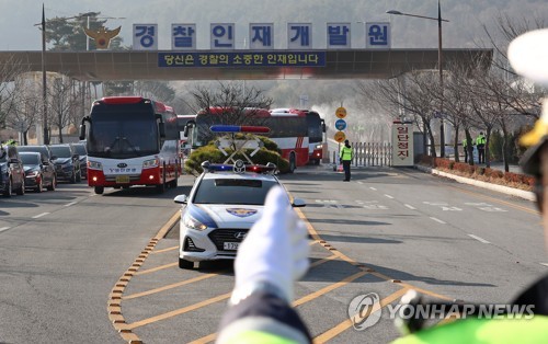 의료·심리상담·화장실 봉사…묵묵히 자리지킨 '아산 도우미들'