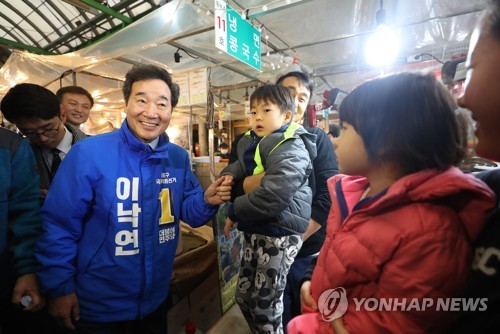 이낙연, 종로 교회 돌며 주민 접촉…SNS 홍보전도 본격화(종합)