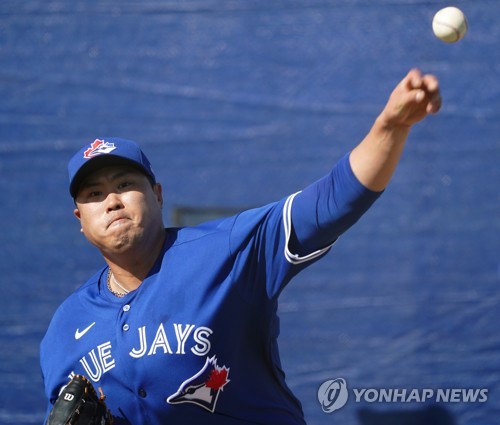 토론토 사장 "류현진과 계약 리스크 잘 안다…시간이 말해줄 것"