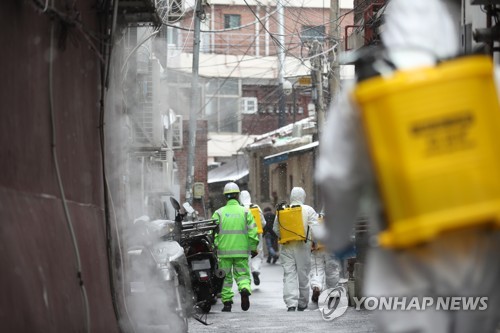 코로나19 '지역사회 감염' 촉각…환자 3명 감염경로 추적(종합)