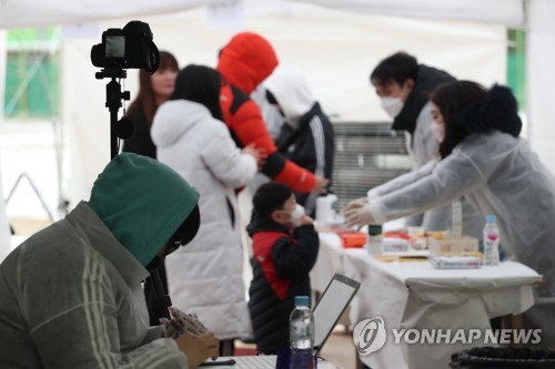 "공항서 코로나19 체온측정 효과 없어…'정보카드'가 나아"