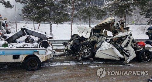 순천-완주 고속도로 터널서 다중추돌 화재…2명 사망·43명 부상