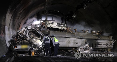 탱크로리 화재 후 '쾅쾅'…순천완주고속도로 터널사고 재구성(종합)