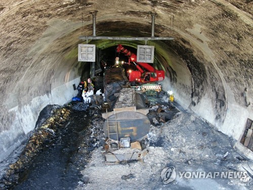 도로공사 "순천완주 사매터널 복구에 40일 소요…37억원 예상"