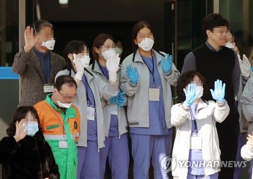 "따뜻한 말에 힘 얻어" 광주 소방학교 격리자 돌본 의료진