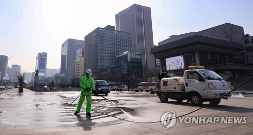 '서울 최다확진' 종로구 유동인구 많아 조마조마…탑골공원 폐쇄