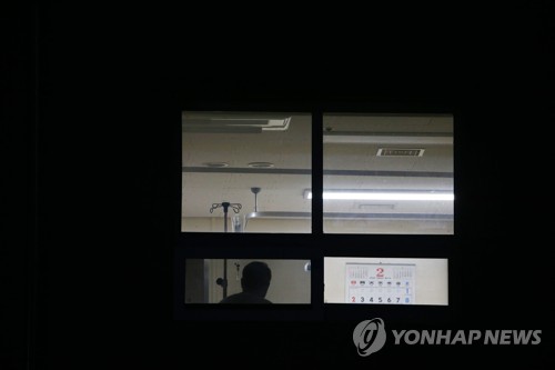 "살려주세요" 창밖으로 아우성…첫 코로나19 사망 대남병원