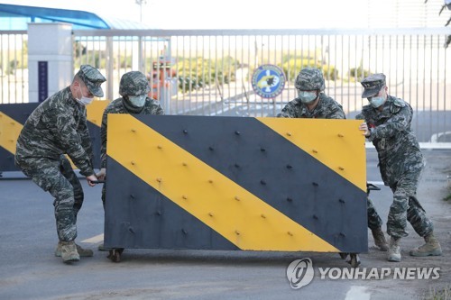 확진자 발생 제주 해군부대 전 부대원 격리 '초비상'