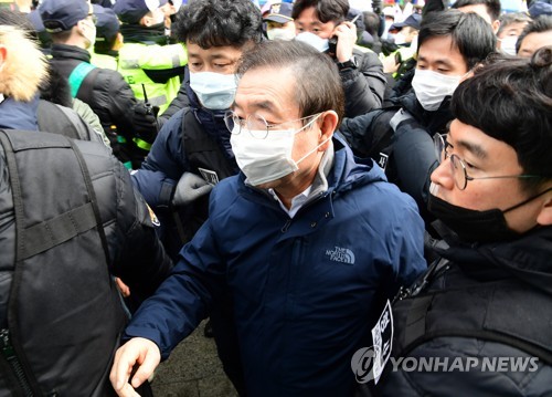 박원순 "집회 중 코로나19 감염 시 누가 책임질 건가" 비판