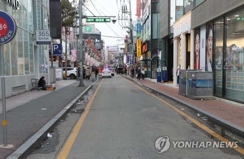 "택시 타기 불안해요" 코로나19 첫 확진 나온 청주 도심 '썰렁'