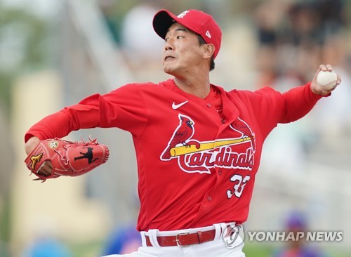 김광현, MLB 첫 등판 전 '한국 걱정'…코로나19 확산 상황 물어