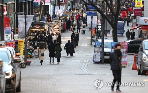 [날씨] 토요일 낮 비 그치고 포근…오전 수도권 미세먼지