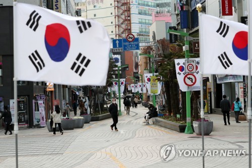 "확산 저지 취지 공감하지만…" 동선 포함된 자영업소 발길 뚝
