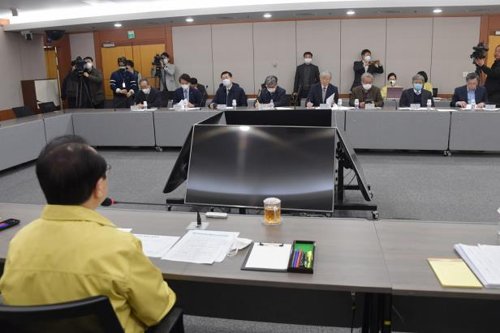 "확산 저지 취지 공감하지만…" 동선 포함된 자영업소 발길 뚝