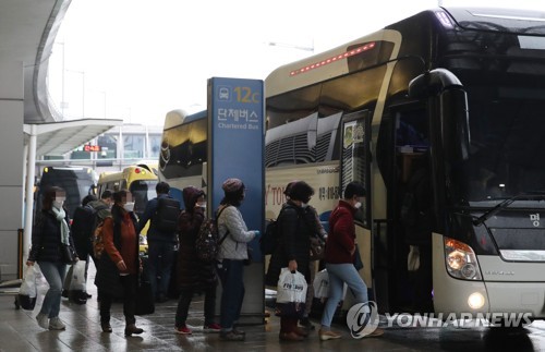 이스라엘 '강제출국' 국민 귀국…"현지서 우릴 '코로나'로 불러"(종합)