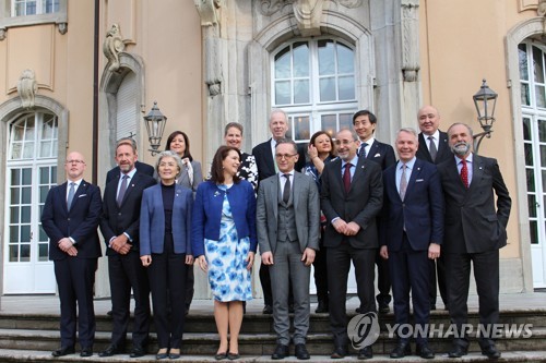 강경화, 중국 일부서 한국발 입국자 격리에 "과도하다"