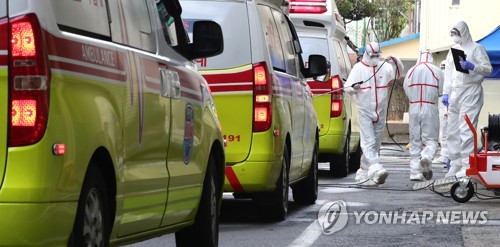 코로나19 유족 "신천지 아니라서 제때 검사나 치료 못 받았다"