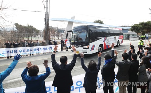 진영 행안장관, 경기 재난안전대책본부 방문해 방역대책 점검