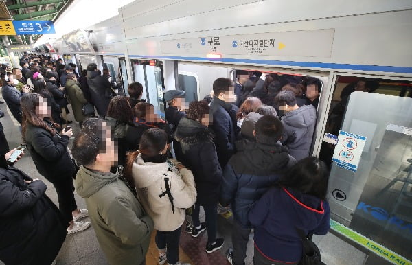 (자료사진) 서울 지하철 1호선 구로역. 연합뉴스