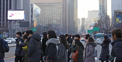 [오늘의 날씨] 입춘인데 '꽃샘추위', 낮부터 눈· 비