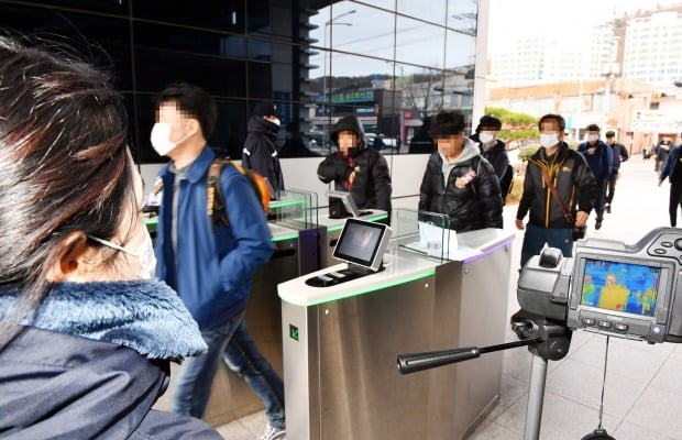 현대차 울산공장 정문에 열화상 카메라가 배치됐다. 사진=연합뉴스