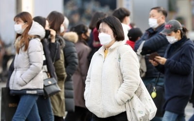 전문가 단체들 "정부 조치 미흡"…한국도 '전면 입국 금지' 가나