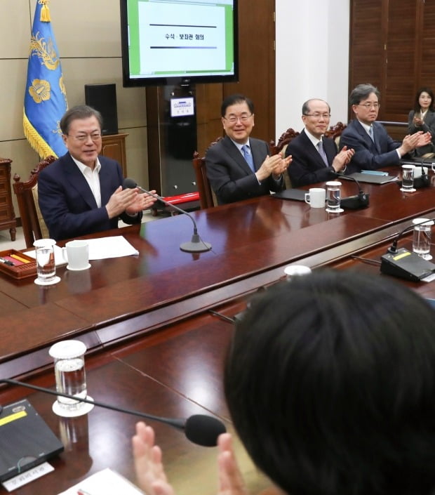 문 대통령, 영화 '기생충' 수상 축하  (서울=연합뉴스) 