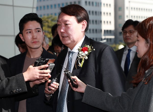 윤석열 아내 주가조작 연루 의혹 경찰 내사[이슈+]