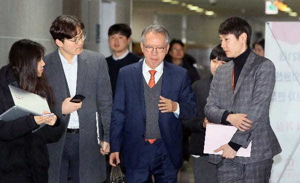 김형오, TK 중진들에 '불출마 권유' 전화 돌려…미래통합당 물갈이 '압박'