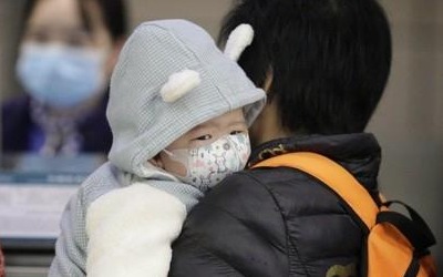 중국 의료진 "1살 이하 유아는 마스크 부적합…부모가 조심해야"