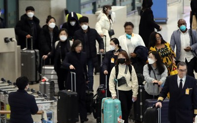 '입국제한' 시행 후 중국발 항공 5편 도착…입국 거부사례 없어