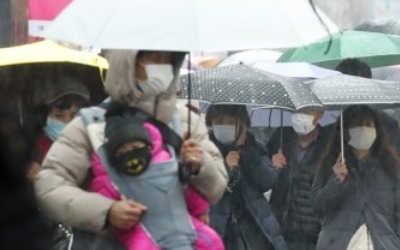 마스크가격 온라인서 평균 4000원대…"정부 물량보급 효과 주목"