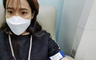 홍자, 코로나19 혈액 수급난에 헌혈 동참 "용기냈어요"