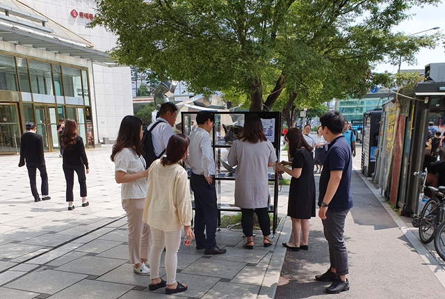 [창업동아리를 가다] 연세대 창업팀 ‘파라바라’ “간편한 중고거래 자판기로 강남구청장님 마음까지 사로잡았어요”